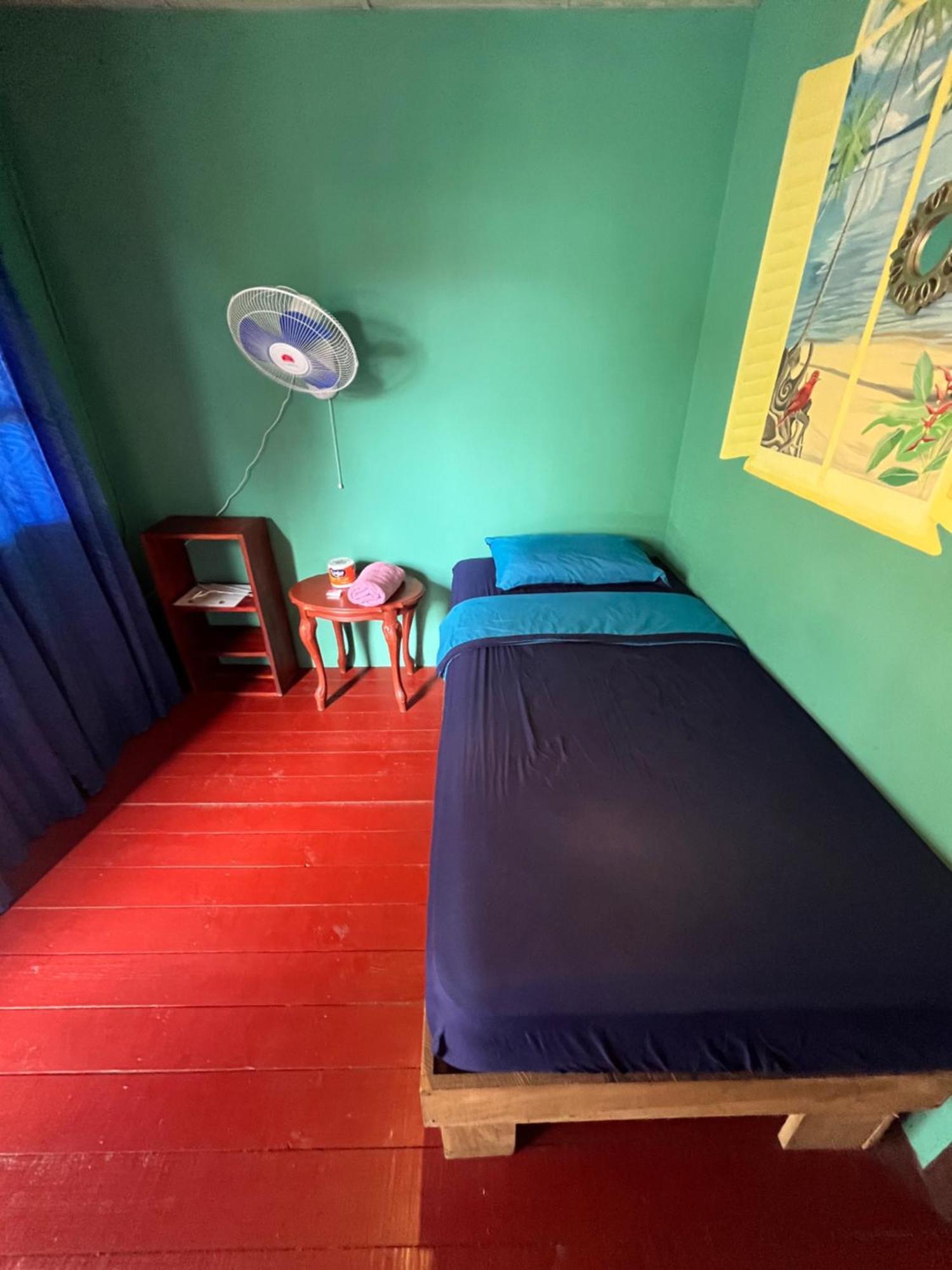 Valerie Emanuel Apartments Bocas del Toro Exterior foto