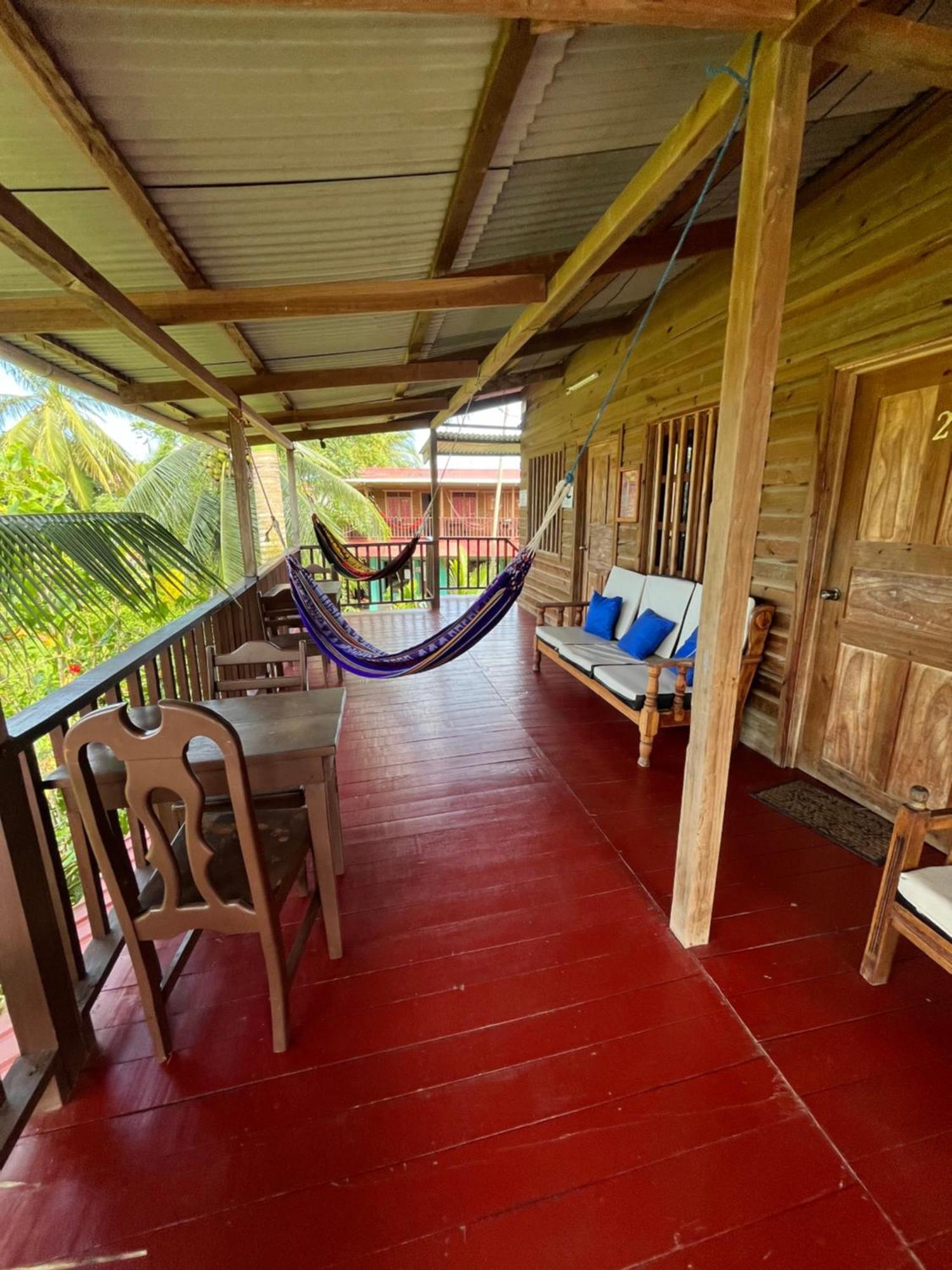 Valerie Emanuel Apartments Bocas del Toro Exterior foto
