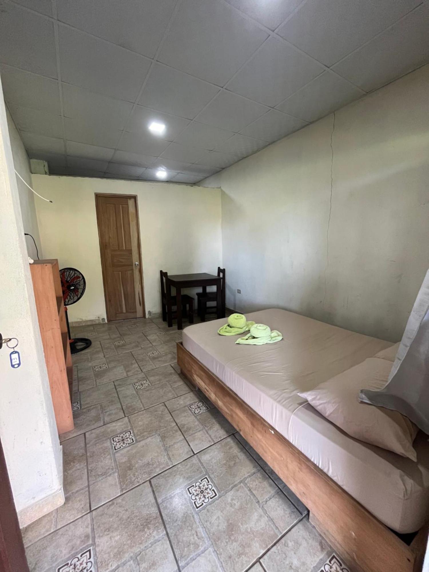 Valerie Emanuel Apartments Bocas del Toro Exterior foto